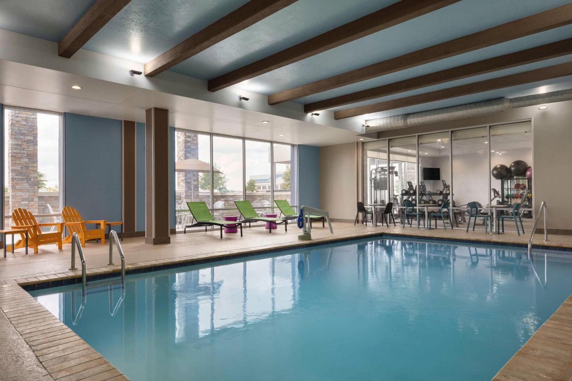 Home2Suites By Hilton Florence Bagian luar foto