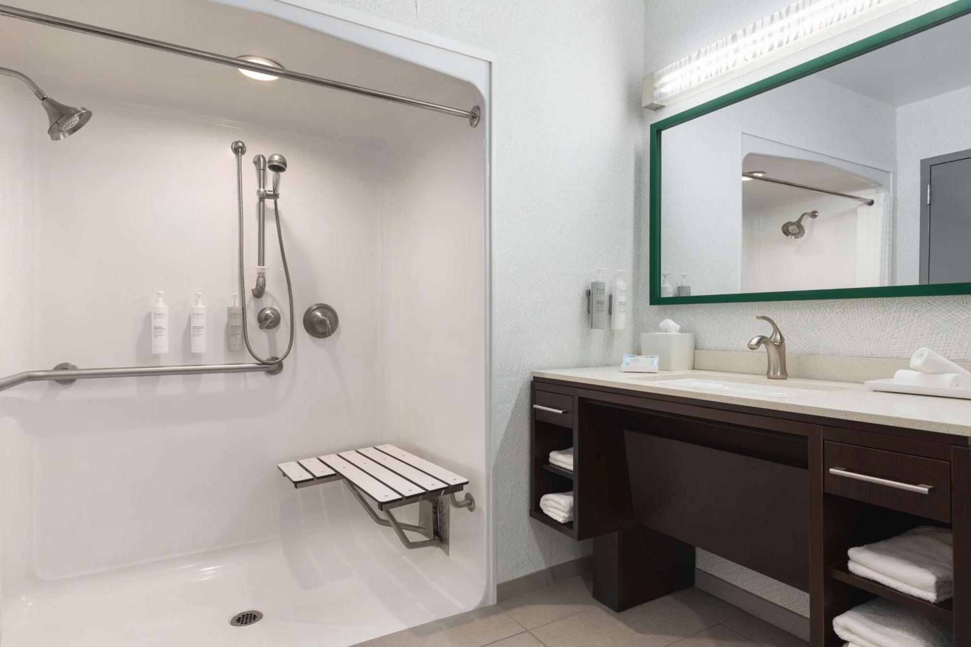 Home2Suites By Hilton Florence Bagian luar foto