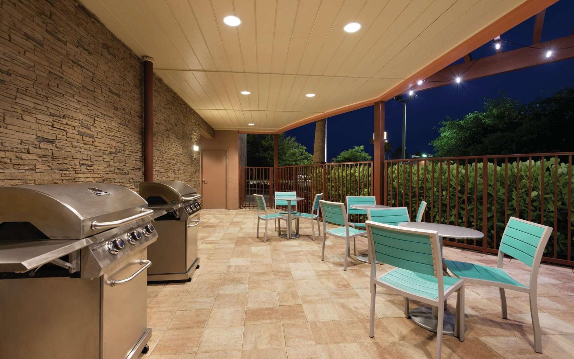Home2Suites By Hilton Florence Bagian luar foto
